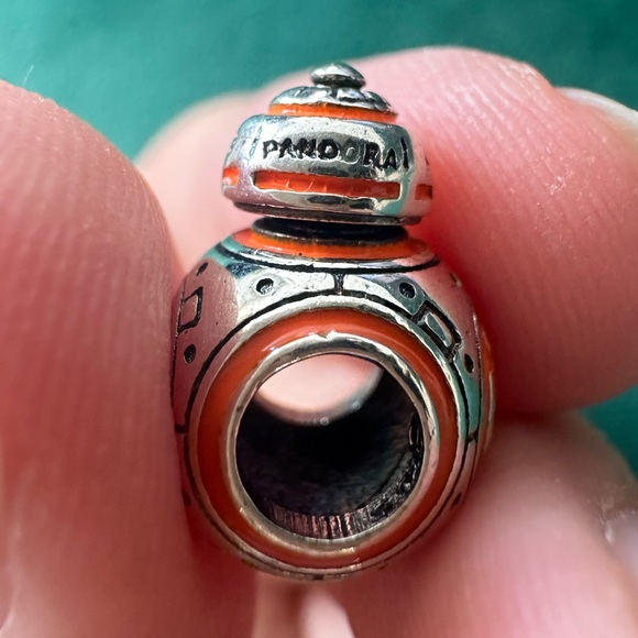 PANDORA x Star Wars BB-8 Black & Orange Enamel Charm 799243C01 - Picture 4 of 12